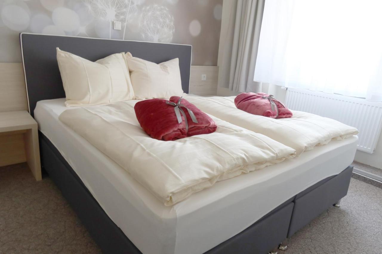 Hotel Waldoza Waldmohr Екстер'єр фото